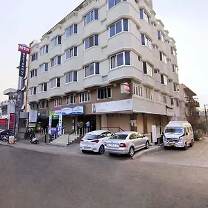 Lodge Mannars Residency